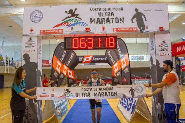 Juan José Foulquie y Ana Belén Baltanás ganan la Ultramaratón Costa de Almería