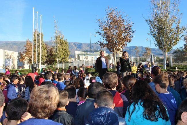 Escolares ejidenses celebran el Día de la Constitución con una visita al Ayuntamiento