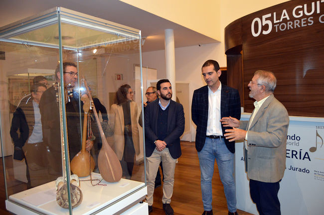 ‘Laúdes tradicionales del Mundo’ en el Museo de la Guitarra ‘Antonio de Torres’