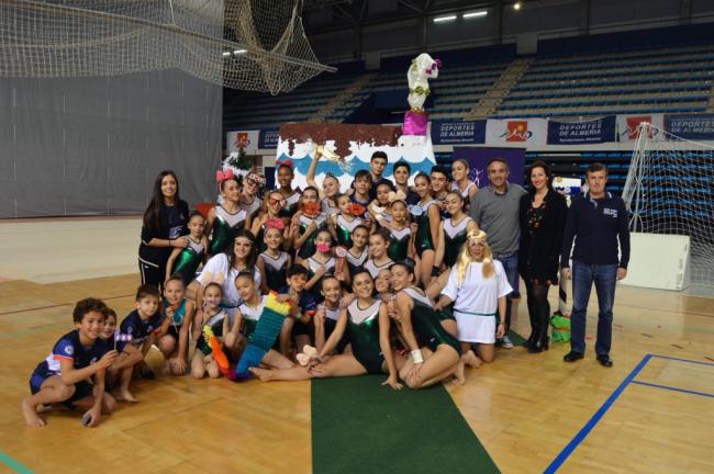 Más de 1.200 gimnastas muestran su talento en la Exhibición de Navidad del club Stella Maris