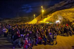 Espectacular Noche de las Candelas, con fuego, potaje y flamenco