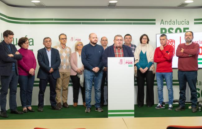 El PSOE advierte de que los vecinos no le perdonarán a Amat que haya tenido a Roquetas abandonada