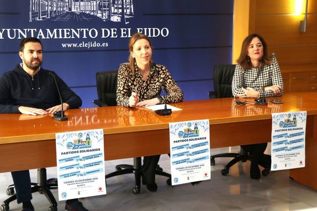 La campaña ‘Un juguete, una sonrisa’ aterriza en el PMD con el IMD, el CD Ejido y Cruz Roja