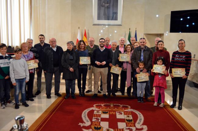 Carlos Sánchez entrega los premios del concurso de Belenes