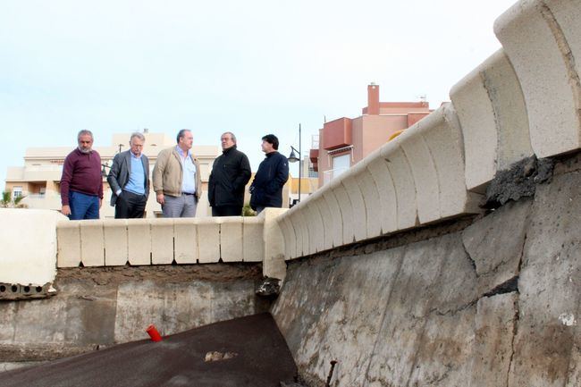 El Ayuntamiento de El Ejido solicita la declaración de ‘Obra de Emergencia’ para el muro del paseo marítimo de Balerma