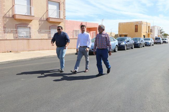 Refuerzo del pavimento en las calles principales de San Agustín de El Ejido