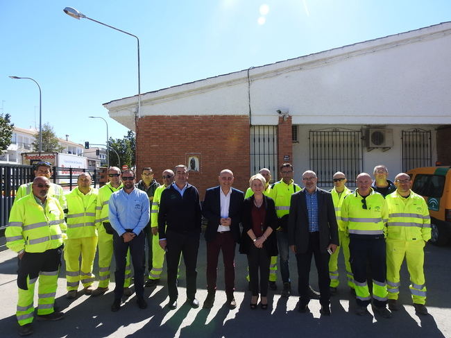 La delegada de Fomento visita el Parque de Maquinaria de carreteras de Huércal Overa