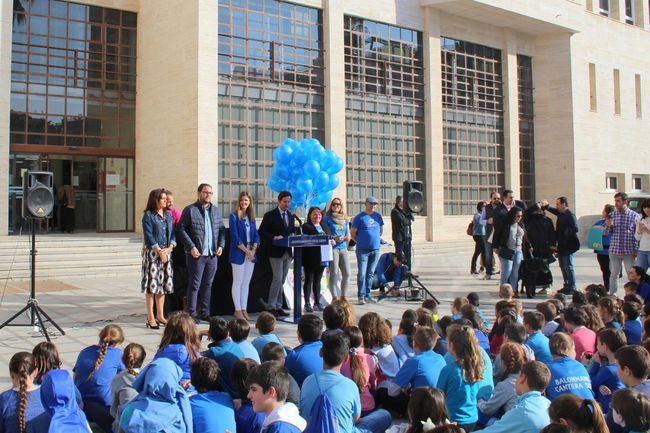 250 escolares ejidense en el acto sobre el autismo