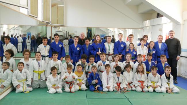 Escuela de Judo de Adra consigue siete medallas y tres cinturones negros