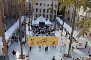 La 40ª Feria del Libro de Almería se consolida en la Plaza de la Catedral