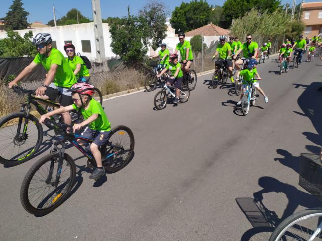 Más de 400 personas disfrutan, en La Cañada, del Día de la Bicicleta