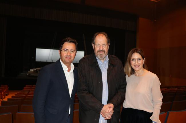 Josep María Pou recibe la ‘Butaca de honor’ en el Auditorio de El Ejido