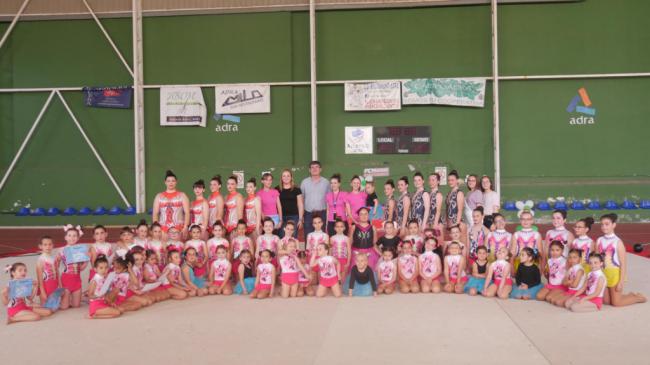 Una exhibición como despedida de la Escuela Municipal de Gimnasia Rítmica de Adra