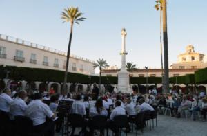 Ovación para la Banda Sinfónica Municipal en el inicio del ciclo ‘Música en la Ciudad’