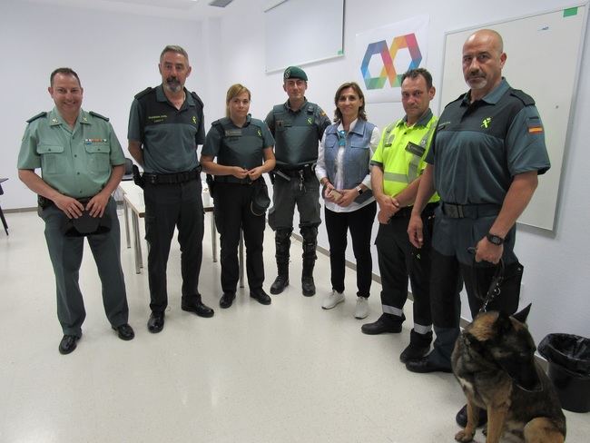 La Guardia Civil visita el Hospital de Poniente dentro de los actos de su 175 Aniversario