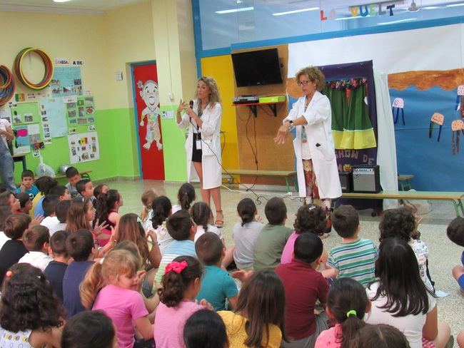 Taller sobre higiene de manos en el Colegio Diego Velázquez de El Ejido