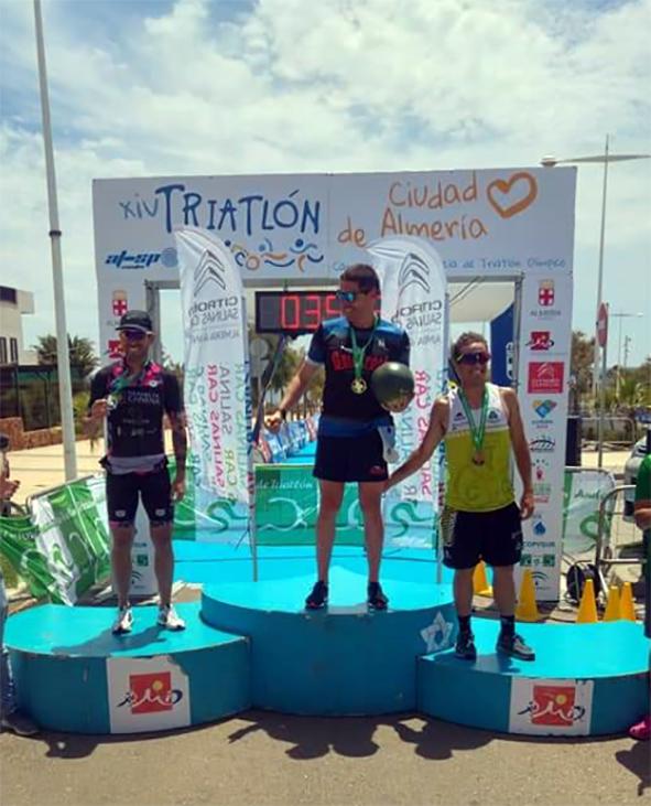 Camilo Puertas y Rocío Molas triunfan en el XIV Triatlón Ciudad de Almería