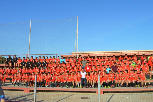 La Escuela de Fútbol EDA despide la temporada con la entrega de medallas