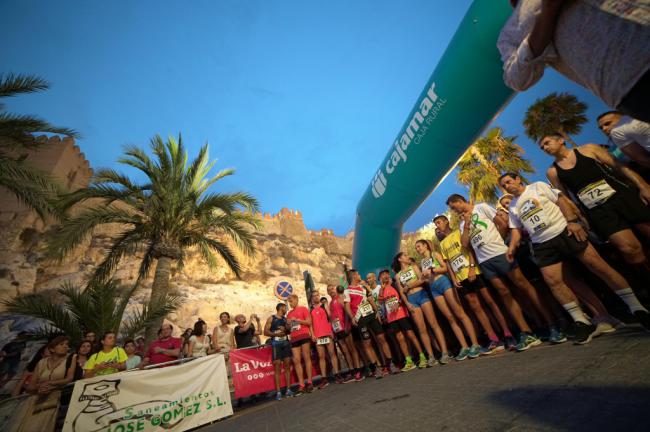 El casco histórico de Almería se llena de running solidario