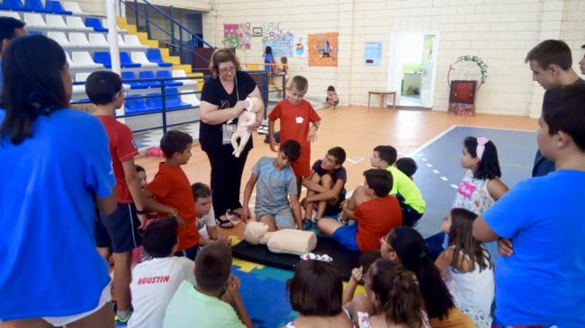 El Área de Gestión Sanitaria Norte de Almería participa en la Escuela de Verano de Macael