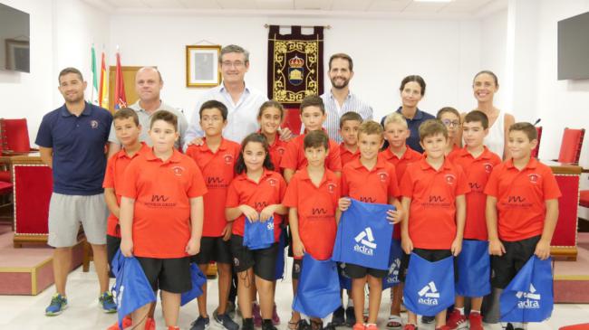 Cortés destaca “los valores” del CD Baloncesto de Adra