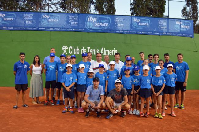 Sergio Gutiérrez vence a Jordi Muñoz por 6-4 y 6-2 en el Open de Tenis de #AlmeríaEnFeria