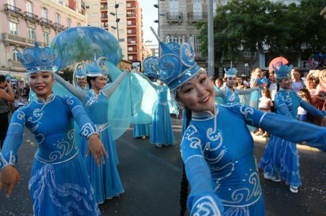 Una 'Batalla' con 20.000 claveles y 11 carrozas