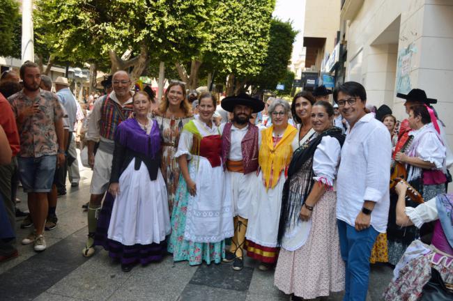 Las tradiciones desfilan en #AlmeríaenFeria con el VI Certamen de Indumentaria