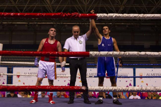 El boxeo golpea en #AlmeríaEnFeria con siete combates