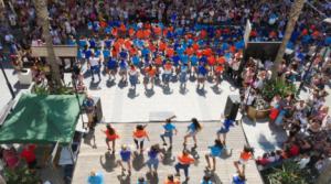 Adra inaugura la Feria de Mediodía de sus fiestas con un flashmob