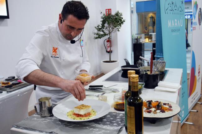 El showcooking de Emilio José conquista al público con el sabor de la vendimia