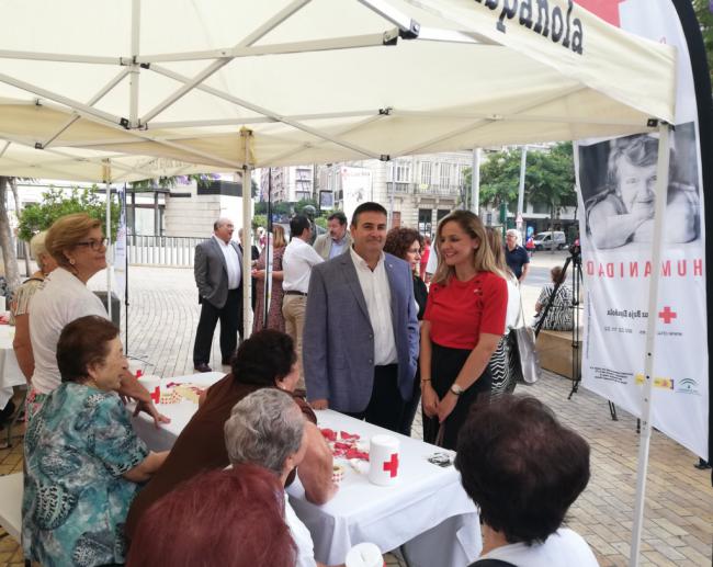 Sánchez pone en valor el trabajo de Cruz Roja