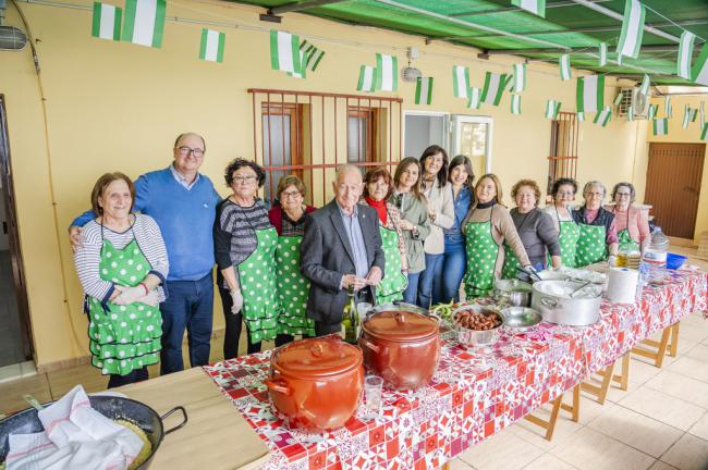 Roquetas de Mar celebra el Día de Andalucía con una gran participación vecinal