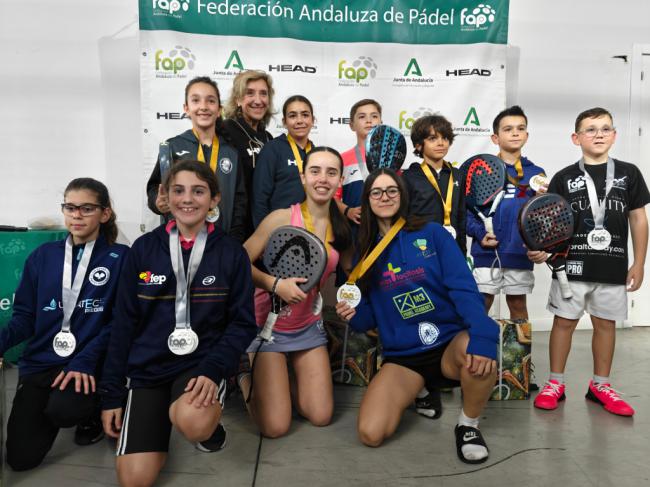 Padel: Los favoritos marcan el paso en Almería