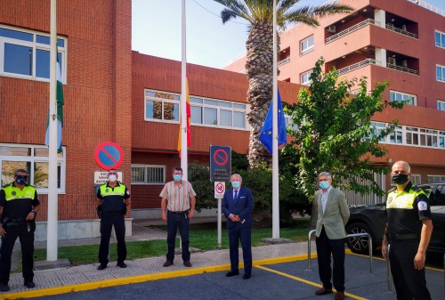 El Puerto vuelve a izar las banderas tras el luto por el #COVID19