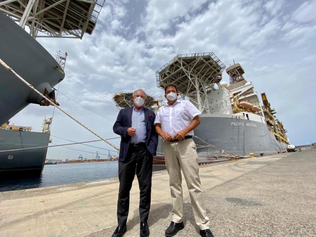 Caicedo visita los puertos de Las Palmas y Santa Cruz de Tenerife