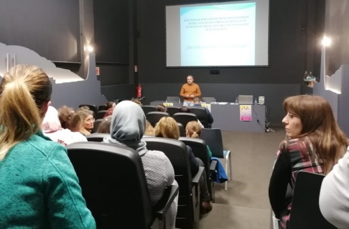 Éxito en el primer desayuno-coloquio de la ‘Escuela de Familia’ de Adra