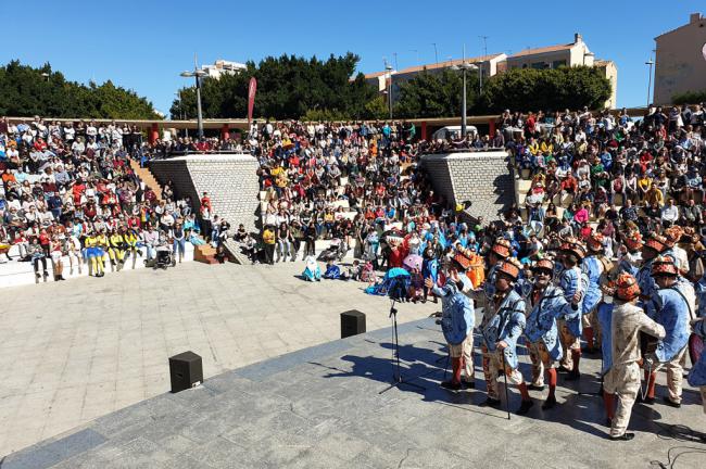 Almería se lanza a la calle para vivir el Carnaval, con desfile y sobrasada