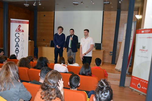 400 estudiantes se acercan a la profesión de Arquitecto Técnico