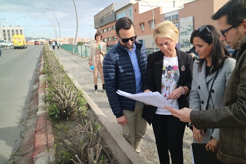 La Junta inicia la construcción de la vía ciclista en el puente de la Avenida del Mediterráneo