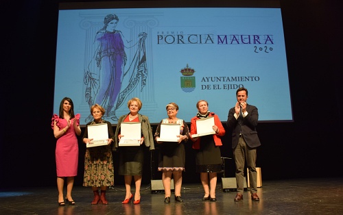 El Ayuntamiento de El Ejido homenajea a cuatro mujeres por su trayectoria en los Premios Porcia Maura