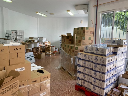 El Ayuntamiento de Huércal de Almería entrega alimentos a 200 familias