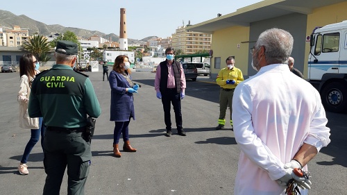 El Infoca realiza labores de desinfección en la ciudad de Adra