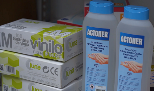 Adra facilita kits higiénico-sanitario a comercios