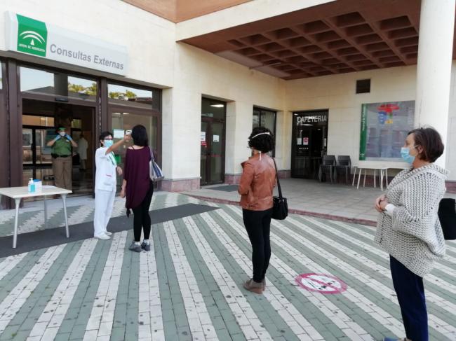 El Hospital de Poniente abre un circuitos solo para pacientes #COVID19