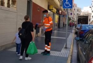 El Ayuntamiento de Adra reparte 2.500 mascarillas