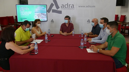 Adra presenta la campaña “El campo es nuestra vida” sobre gestión de residuos agrícolas