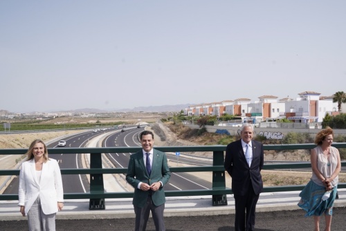 El presidente andaluz inaugura el desdoble de la carretera A-352 Vera-Garrucha