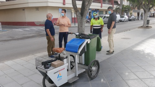 Ayuntamiento de Adra incorpora un triciclo eléctrico para mejorar la limpieza