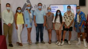 Los "influencers" locales difunden la campaña "Adra con mascarilla"